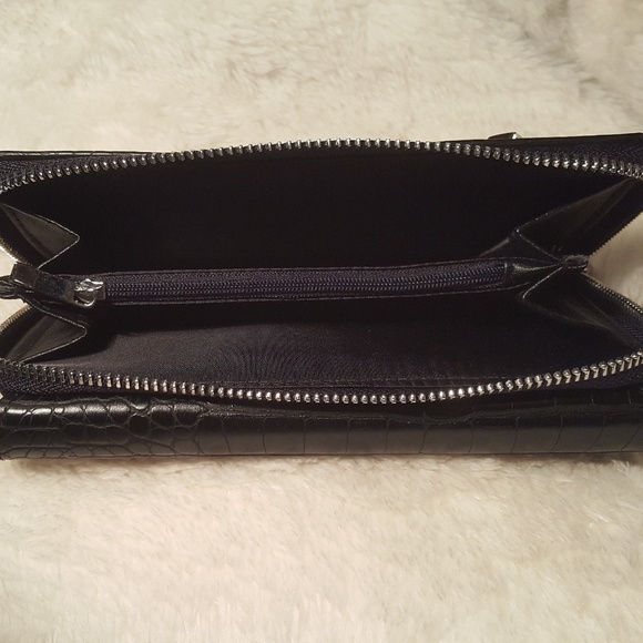 Apt.9 Wallet - Picture 5 of 5